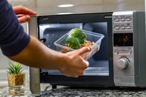 The Science Behind Leak-Proof, Resealable, and Microwaveable Packaging